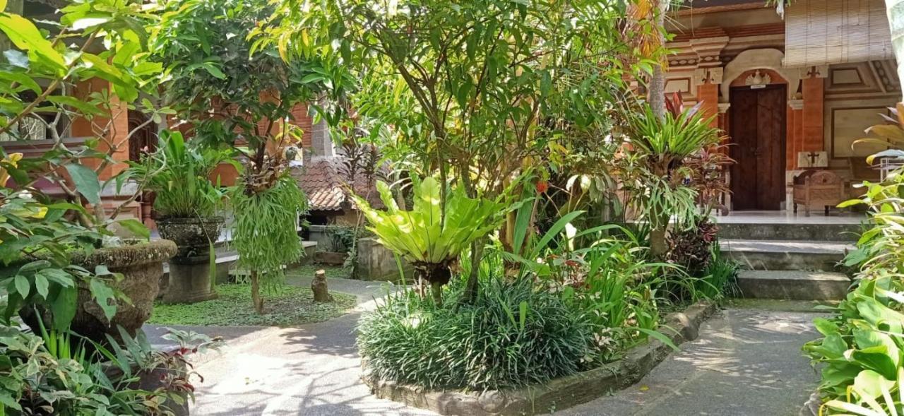 Family Guest House Ubud Exterior foto